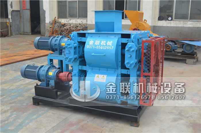 四辊式破碎机是怎样工作的，它都有哪些性能优势？