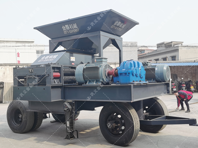 2PG1200x800大型移动式对辊破碎机发货 破碎石灰石