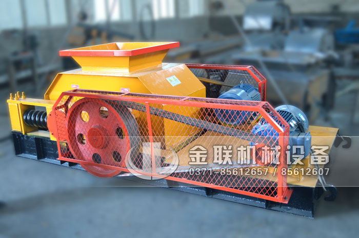 2PGC600*750中型双齿辊破碎机