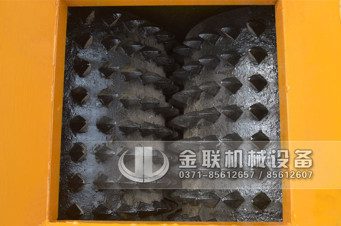 双齿辊破碎机狼牙齿