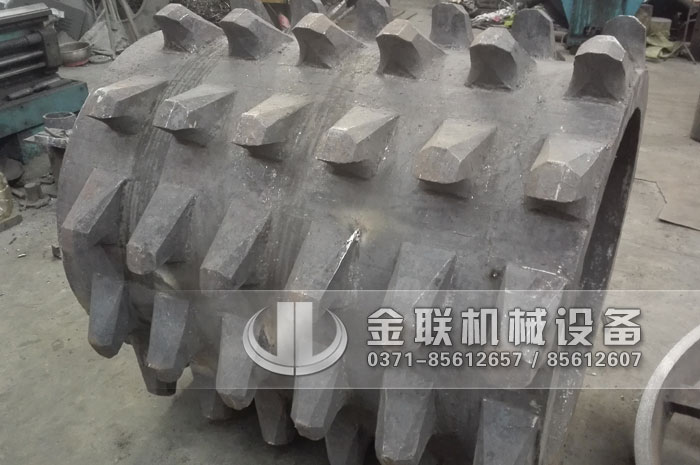 双齿辊破碎机大狼牙齿(加粗,加大,耐磨)